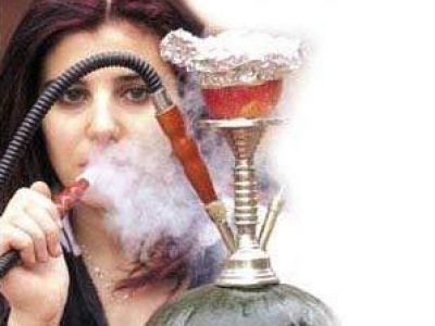ظاهرة تعاطي الشباب الجزائري '' تدخين الشيشة '' .
