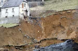 Prise en charge des glissements de terrain sur le réseau routier