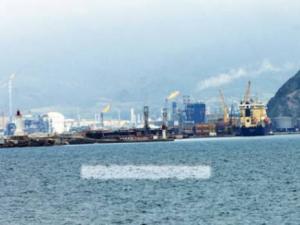 Des hydrocarbures rejetés en mer par la raffinerie de Skikda: La côte Est du pays frôle la catastrophe