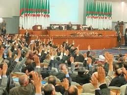 ALGERIE :  MOUVEMENT ASSOCIATIF .'' Une loi taillée sur mésure du Pouvoir ''