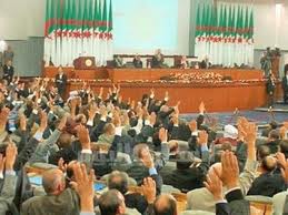 ALGERIE :  MOUVEMENT ASSOCIATIF .'' Une loi taillée sur mésure du Pouvoir ''