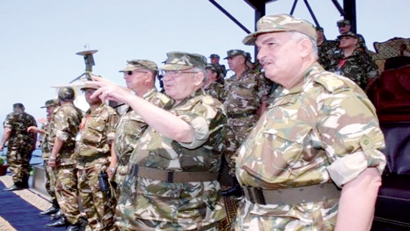 الفريق قايد صالح يترأس إجتماعا لقيادة وأركان وإطارات الناحية العسكرية الثانية بوهران