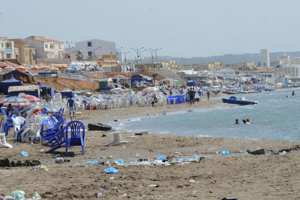 القمامة تحاصر أحياء ومدن وشواطئ تيبازة