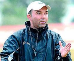 حموش مساعد مدرب شبيبة بجاية               “أتمنى أن نشاهد مستوى كبيرا  في الداربي وأن نظفر بالنقاط الثلاث”