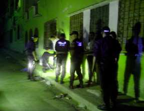 الجمهورية  ترافق شرطة تيارت في عملية مداهمة بحيي سوناتيبا و لومبار