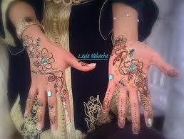 Ça danse  ''le pantalon «djine» n'empêche pas de se serrer la taille et suivre le tempo de la derbouka et du tar   ''