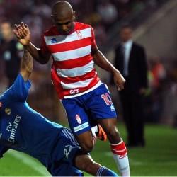 براهيمي في إنجلترا لاجتياز الفحوصات الطبية مع ايفرتون ويلتحق اليوم بمعسكر المنتخب الوطني