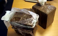 المسيلة               تفكيك عصابة مختصة في ترويج المخدرات وحجز 5 كلغ من الكيف