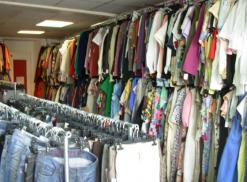 منع استيراد الألبسة المستعملة يحيل 50 ألف عامل على البطالة               تجار الشيفون ينتفضون بالعاصمة