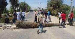 سكان العوينة يعاودون احتجاجهم ويغلقون طرقات الطارف وعنابة