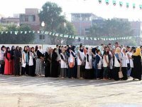 Le personnel administratif à pied d''uvre