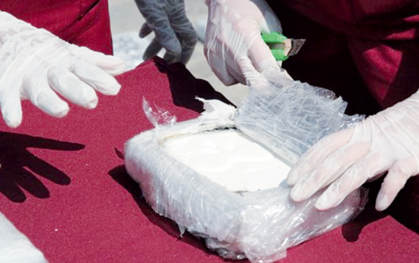 اتخذ من قبو عمارة بحي تافنة بوهران محلا لنشاطه