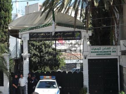 توزيع 25 ألف محفظة مدرسية على معوزي تيزي وزو