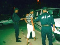 توقيف سارق الشاحنة بعد ربع ساعة على عملية السرقة                عصابة مختصة في السطو على ممتلكات المواطنين وراء القضبان بسطيف