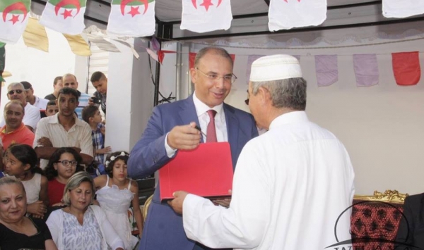 بالصور ..والي وهران يسلم 229 سكن ترقوي