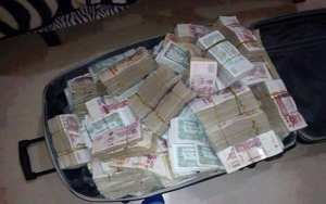 شاب يسرق مليار سنتيم ليقتني سيارات لأصدقائه في عين تموشنت