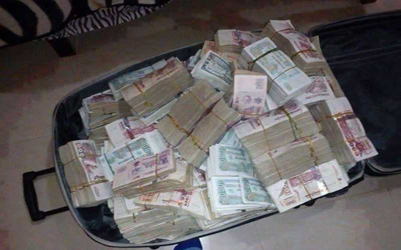 شاب يسرق مليار سنتيم ليقتني سيارات لأصدقائه في عين تموشنت