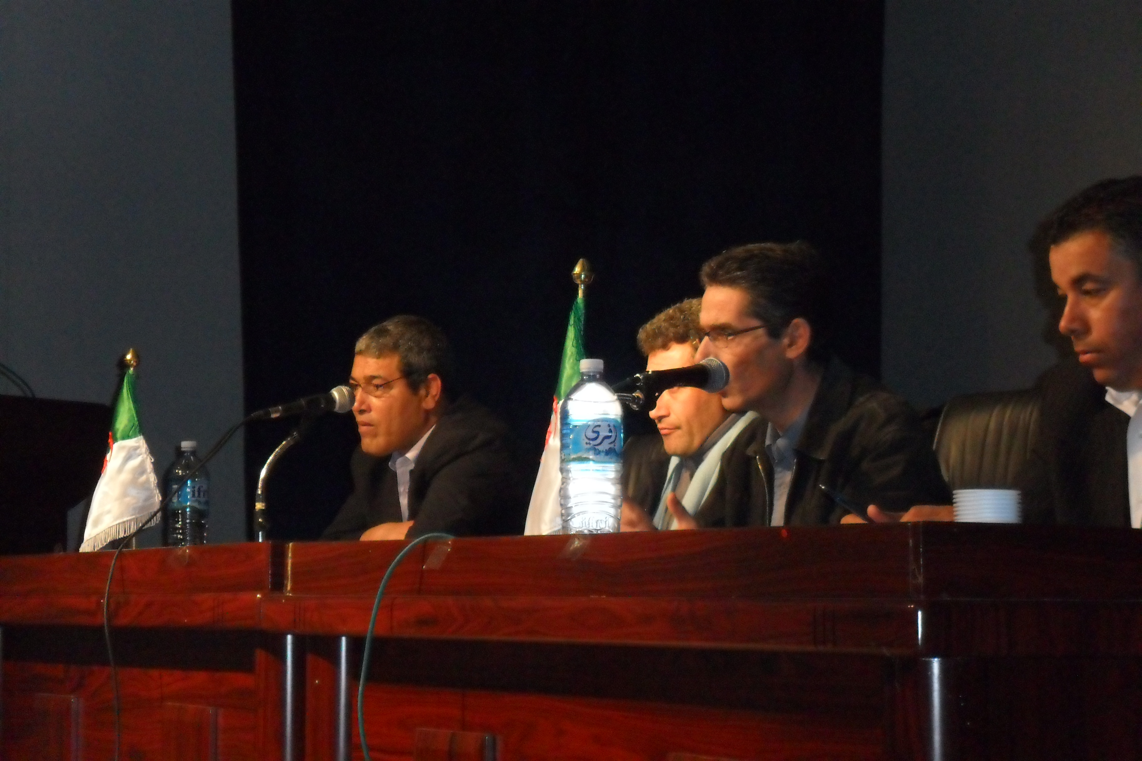 Meeting a chlef ;le FFS pose à ses militants la question de sa participation aux législatives