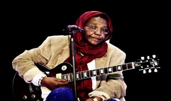 إجلاء الفنانة الكبيرة ''حسناء البشارية'' إلى مستشفى بشار