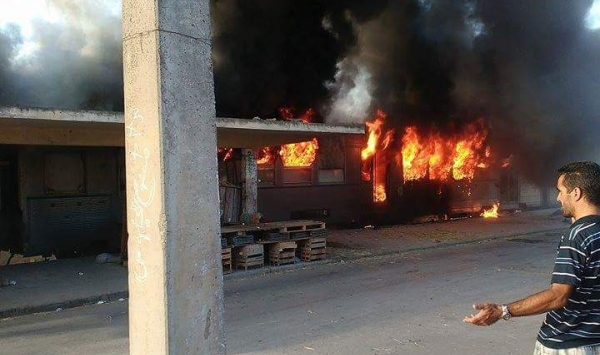 (فيديو) مواطنون يحرقون قطار في عنابة بعد دهسه شخص