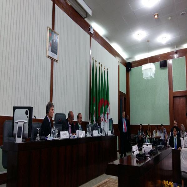 Démocratie dans la lutte contre l'extrémisme