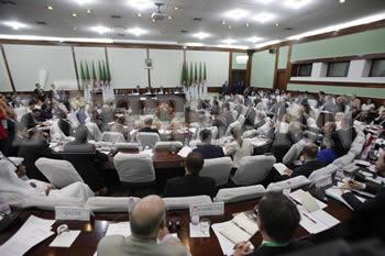 Alger réunit les puissants contre le terrorisme
