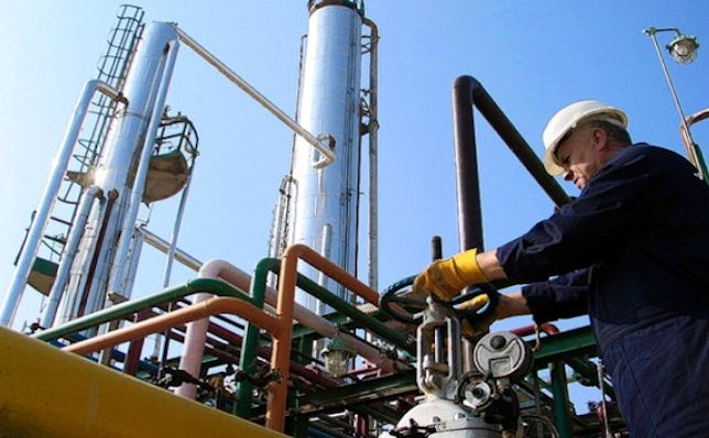 Le ministre de l'Energie algérien à Moscou pour préparer le sommet informel de l'OPEP du 27 septembre