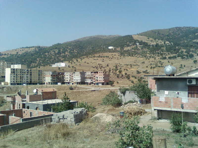 طرقات الزبوجة بالشلف تتحول إلى ورشة للأشغال و غش المقاولات المكلفة بالإنجاز