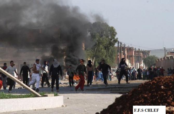 Les Jeunes de CHETTIA manifestations de nouveau
