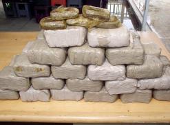 نسبة التغطية الأمنية بالولاية تتجاوز 85٪               حجز أكثر من 19 كلغ من المخدرات وتوقيف شبكة تزوير البطاقات الرمادية بالشلف