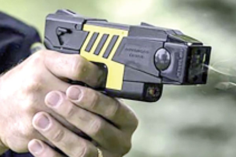 حجز مخدرات، أسلحة محظورة وغازات مسيلة للدموع