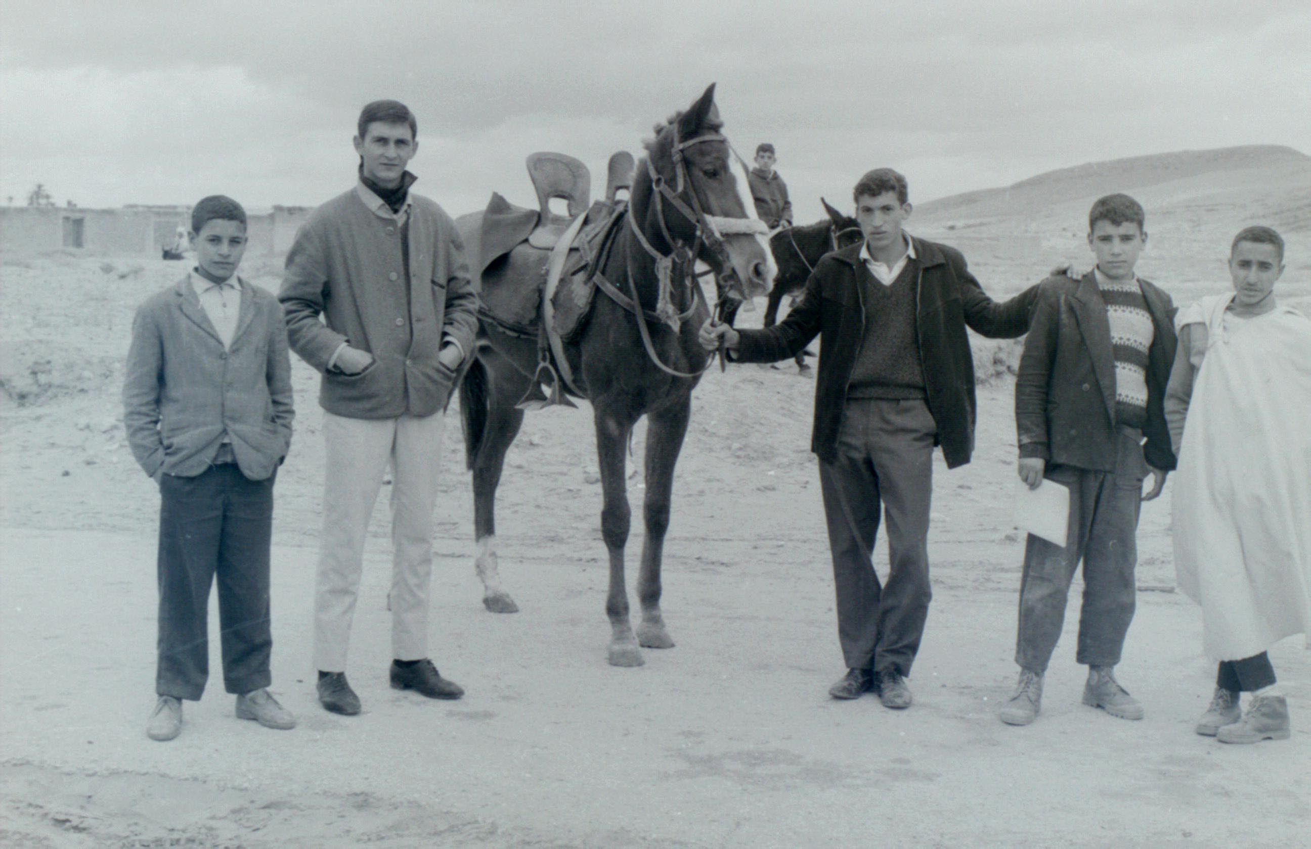 Elèves devant le bordj