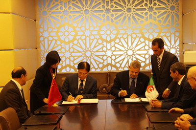 الصين والجزائر توقعان على اتفاق تعاون اقتصادي وتقني