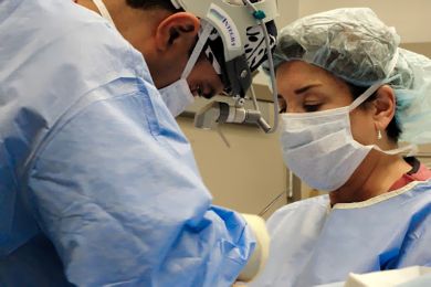 الجزائر تجري أول جراحة لزراعة قوقعة أذن إلكترونية بإفريقيا