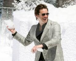 عندما يصبح اللعب  سلوكا خطيرا بقسنطينة                شباب “طائش” ينصب كمائن للفتيات بالثلج ويلحق أضرارا بهن