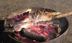 ”الفجر” تقف على معاناة القرى والمداشر بشمال سطيف                ”زوالية” يحرقون أثاثهم للتدفئة ونساء يضعن حملهن على حواف الطرقات