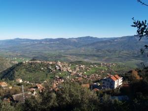 IGHIL IGOULMIMENE LA KABYLIE PIEGEE PAR LA NEIGE