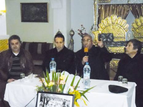 L'opposition monte au créneau