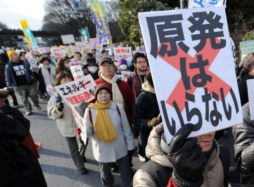 Planète - Japon: Des milliers de manifestants contre l'énergie nucléaire