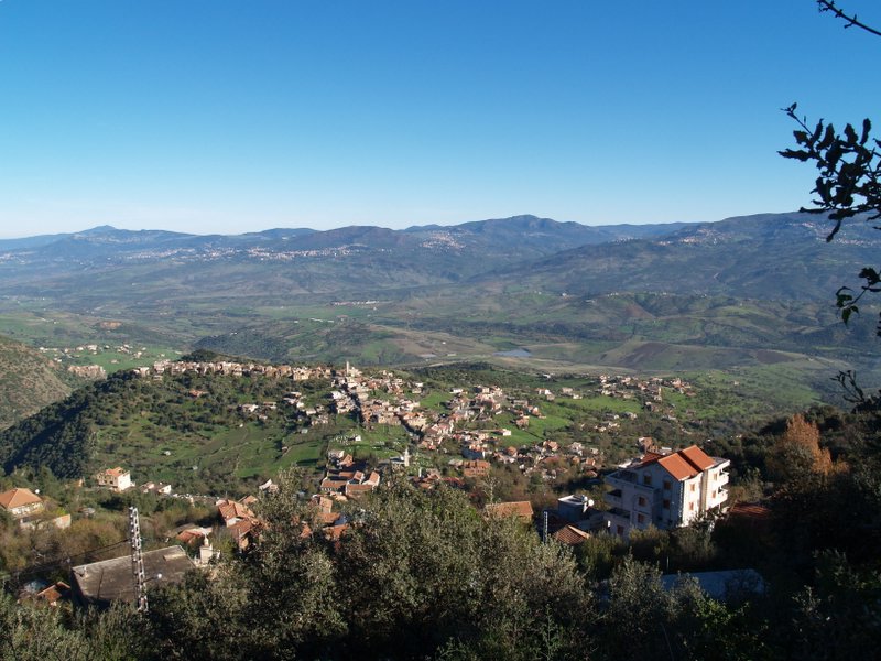 IGHIL IGOULMIMENE LA KABYLIE PIEGEE PAR LA NEIGE