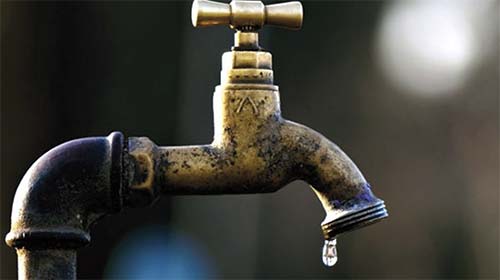 Des eaux usées dans les robinets