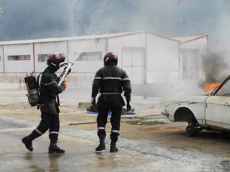 Aïn Romana (Blida) - Manoeuvres de la Protection civile sur un site de transformation des céréales