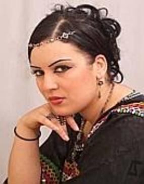 Entre deux rives relie la France à l'Algérie