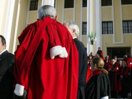 Deux magistrats portent plainte contre Tayeb Belaïz