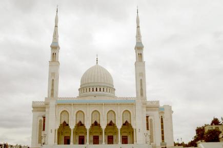 جامعة الأمير بقسنطينة تحتفي برئيسها الأسبق بوخلخال