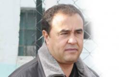 قال إن تعيين مدرب جديد لا جدوى منه الآن               زعيم: ”مناد ومخالفة  سيكملان الموسم مع البليدة”