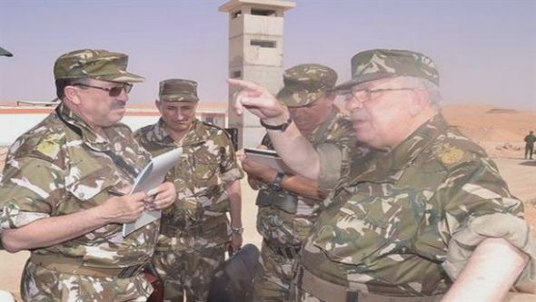 زيارة الفريق قايد صالح إلى الناحية العسكرية الرابعة بورقلة تتوج في يومها الأخير بتدشين العديد من المرافق الإدارية