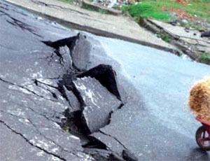 انجراف التربة يهدد 60 بالمائة من مساحة المدينة.. هلع وحالة ترقب كبيرين وسط سكان عزازقة