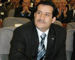 لدى تفقده العائلات المتضررة جراء الانزلاقات الأرضية بعزازقة               غول يتوعد الشركات المتهاونة ويعجل بفتح الطريق الوطني رقم 71 بتيزي وزو