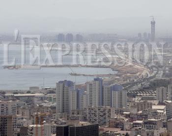 Le monde braqué sur l'Algérie